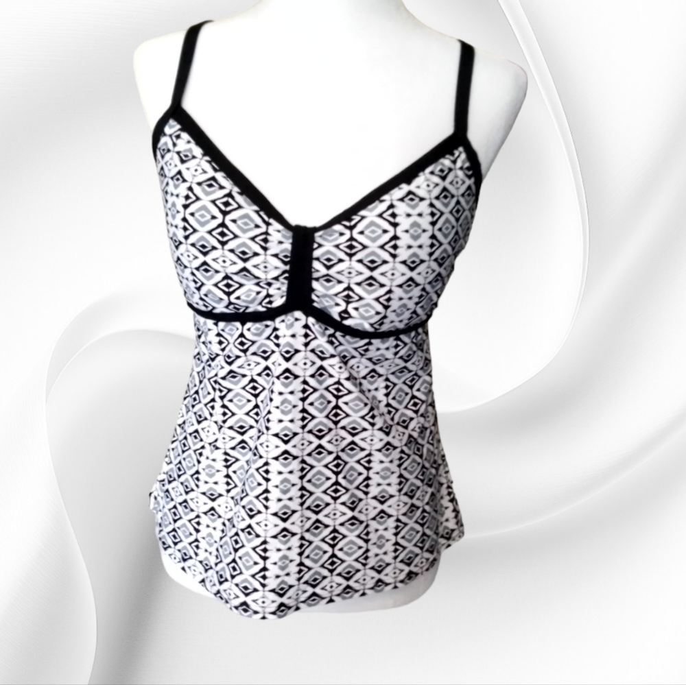 Next White/Black V Neck Sport Swim Tankini Top, Adjustable Straps